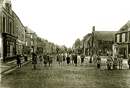 Cerisy-la-Fort - Le bourg (la place du march) vers 1900